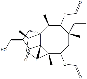 (3aR,4R,5R,7S,8S,9R,9aS,12R,Z)-2-(hydroxyMethylene)-4,7,9,12-tetraMethyl-3-oxo-7-vinyldecahydro-4,9a-propanocyclopenta[8]annulene-5,8-diyl diforMate Struktur