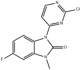 1-(2-chloropyrimidin-4-yl)-5-fluoro-3-methyl-1H-benzo[d]imidazol-2(3H)-one Struktur