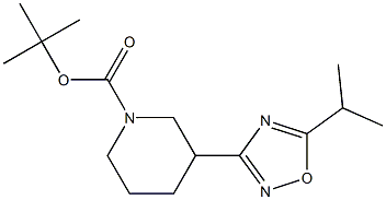 tert-butyl 3-(5-isopropyl-1,2,4-oxadiazol-3-yl)piperidine-1-carboxylate Struktur