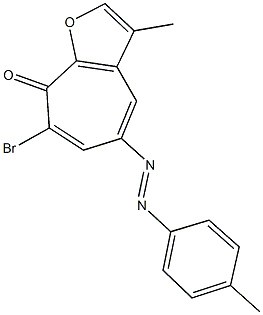 7-bromo-3-methyl-5-[(4-methylphenyl)diazenyl]-8H-cyclohepta[b]furan-8-one Struktur