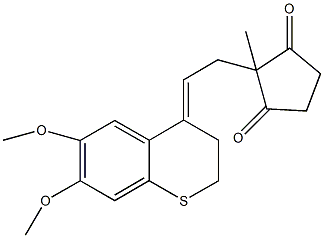 2-[2-(6,7-dimethoxy-2,3-dihydro-4H-thiochromen-4-ylidene)ethyl]-2-methyl-1,3-cyclopentanedione Struktur