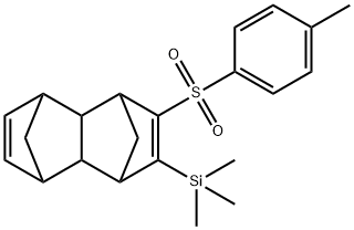 4-methylphenyl 5-(trimethylsilyl)tetracyclo[6.2.1.1~3,6~.0~2,7~]dodeca-4,9-dien-4-yl sulfone Struktur