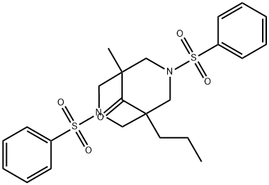 1-methyl-3,7-bis(phenylsulfonyl)-5-propyl-3,7-diazabicyclo[3.3.1]nonan-9-one Struktur