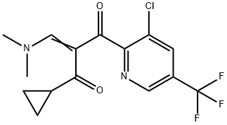 (2E)-1-[3-chloro-5-(trifluoromethyl)pyridin-2-yl]-3-cyclopropyl-2-[(dimethylamino)methylidene]propane-1,3-dione Struktur