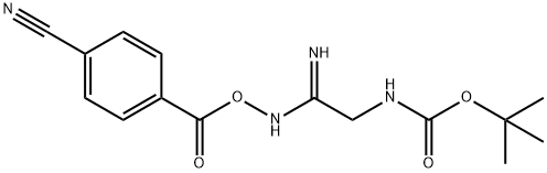 (Z)-(1-amino-2-{[(tert-butoxy)carbonyl]amino}ethylidene)amino 4-cyanobenzoate Struktur