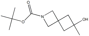 tert-butyl 6-hydroxy-6-methyl-2-azaspiro[3.3]heptane-2-carboxylate Struktur