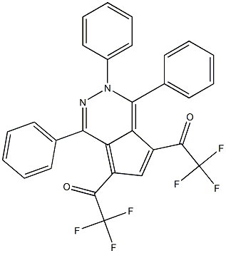 2,2,2-trifluoro-1-[1,2,4-triphenyl-5-(trifluoroacetyl)-2H-cyclopenta[d]pyridazin-7-yl]ethanone Struktur