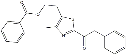 5-(2-Benzoyloxyethyl)-4-methyl-2-(phenylacetyl)thiazole Struktur