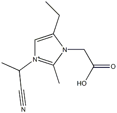 3-(1-Cyanoethyl)-2-methyl-5-ethyl-1-(carboxymethyl)-1H-imidazol-3-ium Struktur