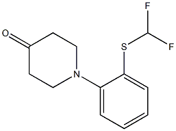 1-{2-[(difluoromethyl)thio]phenyl}piperidin-4-one Struktur