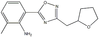 2-methyl-6-[3-(oxolan-2-ylmethyl)-1,2,4-oxadiazol-5-yl]aniline Struktur