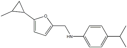 N-{[5-(2-methylcyclopropyl)furan-2-yl]methyl}-4-(propan-2-yl)aniline Struktur