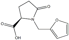 (2R)-1-(2-furylmethyl)-5-oxotetrahydro-1H-pyrrole-2-carboxylic acid Struktur