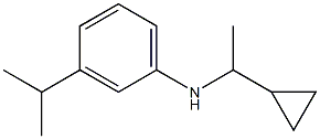 N-(1-cyclopropylethyl)-3-(propan-2-yl)aniline Struktur