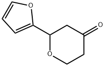 2-(furan-2-yl)oxan-4-one Struktur