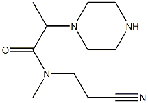 N-(2-cyanoethyl)-N-methyl-2-(piperazin-1-yl)propanamide Struktur