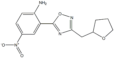 4-nitro-2-[3-(oxolan-2-ylmethyl)-1,2,4-oxadiazol-5-yl]aniline Struktur