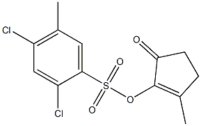 2-methyl-5-oxocyclopent-1-enyl 2,4-dichloro-5-methylbenzene-1-sulfonate Struktur