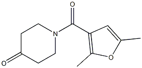 1-(2,5-dimethyl-3-furoyl)piperidin-4-one Struktur