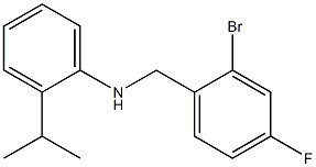 N-[(2-bromo-4-fluorophenyl)methyl]-2-(propan-2-yl)aniline Struktur