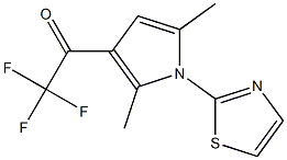 1-[2,5-dimethyl-1-(1,3-thiazol-2-yl)-1H-pyrrol-3-yl]-2,2,2-trifluoro-1-ethanone Struktur