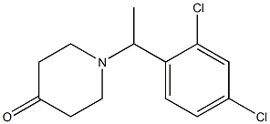 1-[1-(2,4-dichlorophenyl)ethyl]piperidin-4-one Struktur