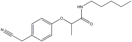 2-[4-(cyanomethyl)phenoxy]-N-pentylpropanamide Struktur