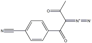 1-(4-Cyanophenyl)-2-diazobutane-1,3-dione Struktur