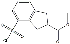 methyl 4-(chlorosulfonyl)-2,3-dihydro-1H-indene-2-carboxylate Struktur