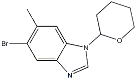 5-broMo-6-Methyl-1-(tetrahydro-2H-pyran-2-yl)-1H-benzo[d]iMidazole Struktur