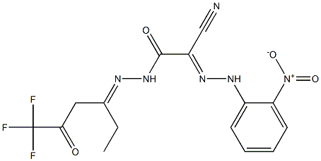 2-cyano-N'-[(E)-1-ethyl-4,4,4-trifluoro-3-oxobutylidene]-2-[(E)-2-(2-nitrophenyl)hydrazono]acetohydrazide Struktur