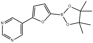 5-(5-(4,4,5,5-tetramethyl-1,3,2-dioxaborolan-2-yl)furan-2-yl)pyrimidine Struktur