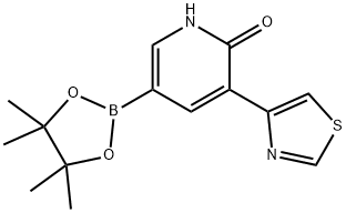 5-(4,4,5,5-tetramethyl-1,3,2-dioxaborolan-2-yl)-3-(thiazol-4-yl)pyridin-2(1H)-one Struktur