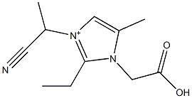 3-(1-Cyanoethyl)-2-ethyl-5-methyl-1-(carboxymethyl)-1H-imidazol-3-ium Struktur