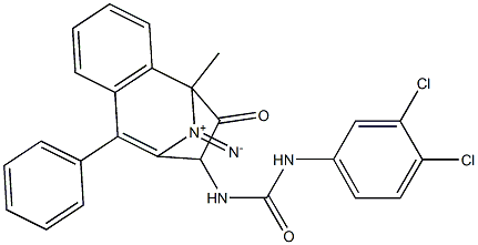 N-(2,5-diaza-2-methyl-3-oxo-6-phenylbicyclo[5.4.0]undeca-1(7),5,8,10-tetraen-4-yl)((3,4-dichlorophenyl)amino)formamide Struktur