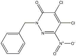 2-benzyl-4,5-dichloro-6-nitropyridazin-3(2H)-one Struktur