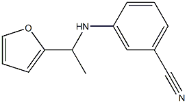 3-{[1-(furan-2-yl)ethyl]amino}benzonitrile Struktur