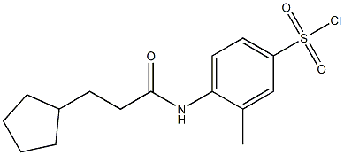 4-(3-cyclopentylpropanamido)-3-methylbenzene-1-sulfonyl chloride Struktur