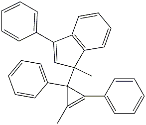 3-Phenyl-1-methyl-1-(1,2-diphenyl-3-methylcyclopropa-2-en-1-yl)-1H-indene Struktur