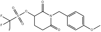 Methanesulfonic acid, 1,1,1-trifluoro-, 1-[(4-methoxyphenyl)methyl]-2,6-dioxo-3-piperidinyl ester Struktur