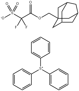 Triphenylsulfonium salt with 1-(tricyclo[3.3.1.13,7]dec-1-ylmethyl) 2,2-difluoro-2-sulfoacetate (1:1) Struktur