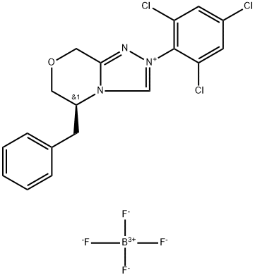 8H-1,2,4-Triazolo[3,4-c][1,4]oxazinium, 5,6-dihydro-5-(phenylmethyl)-2-(2,4,6-trichlorophenyl)-, (5S)-, tetrafluoroborate(1-) (1:1) Struktur