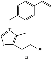 3-[(4-ethenylphenyl)methyl]-5-(2-hydroxyethyl)-4-methylthiazolium chloride Struktur