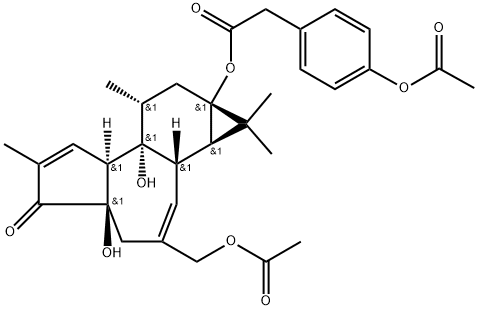 Benzeneacetic acid (1aR)-4-(acetyloxy)-3-[(acetyloxy)methyl]-1,1aα,1bβ,4,4a,5,7aα,7b,8,9-decahydro-4aβ,7bα-dihydroxy-1,1,6,8α-tetramethyl-5-oxo-9aH-cyclopropa[3,4]benz[1,2-e]azulen-9aα-yl ester Struktur