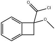 Bicyclo[4.2.0]octa-1,3,5-triene-7-carbonyl chloride, 7-methoxy- (9CI) Struktur