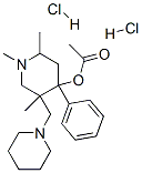 [1,2,5-trimethyl-4-phenyl-5-(1-piperidylmethyl)-4-piperidyl] acetate dihydrochloride Struktur