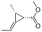 Cyclopropanecarboxylic acid, 2-ethylidene-3-methyl-, methyl ester, (1alpha,2E,3alpha)- Struktur