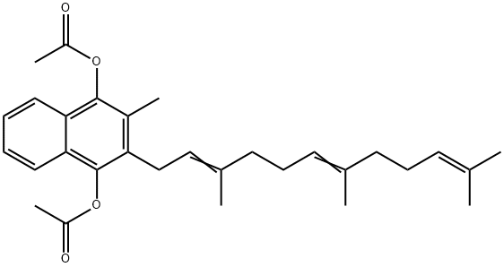 2-Methyl-3-(3,7,11-trimethyl-2,6,10-dodecatrienyl)-1,4-naphthalenediol diacetate Struktur