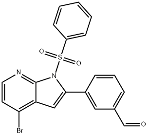 Benzaldehyde, 3-[4-broMo-1-(phenylsulfonyl)-1H-pyrrolo[2,3-b]pyridin-2-yl]- Struktur