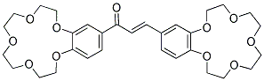 1,3-DI(2,3,5,6,8,9,11,12-OCTAHYDRO-1,4,7,10,13-BENZOPENTAOXACYCLOPENTADECIN-15-YL)PROP-2-EN-1-ONE Struktur